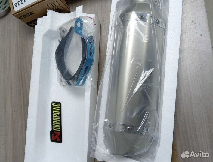 Глушитель akrapovic на мотоцикл