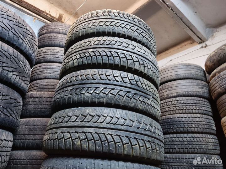 Gislaved Nord Frost 5 235/65 R17