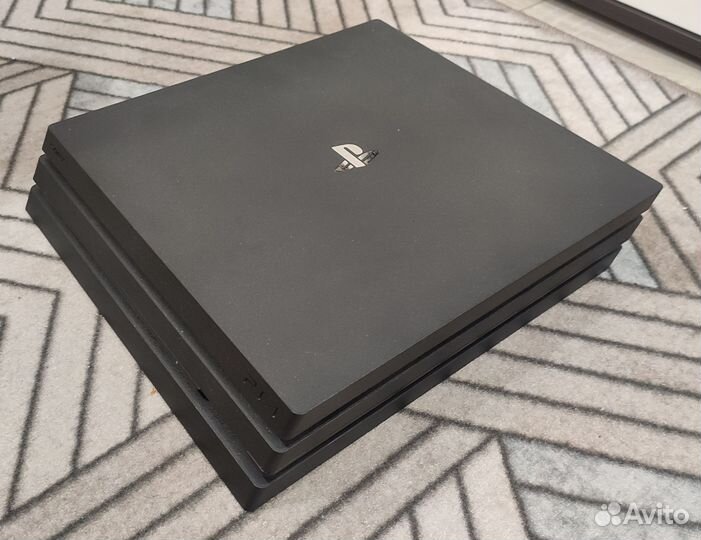 Ps4 pro 1tb прошитая с автоактиватором, 20+ игр