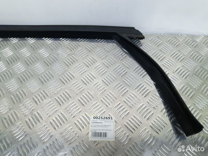 Б/У Уплотнитель стекла двери задней левой верх