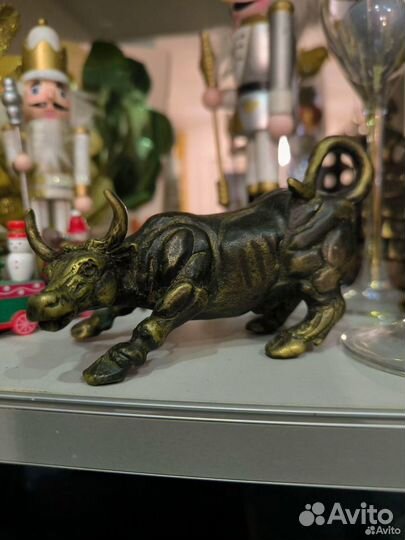 Биржевой бык бронза статуэтка