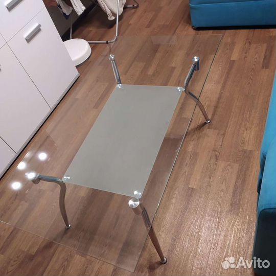 Стол стеклянный