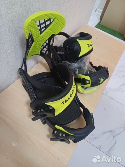 Сноубордические крепления размер s-m Новые