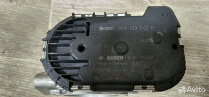 Дроссельная заслонка Audi A4 06B133062H ALT