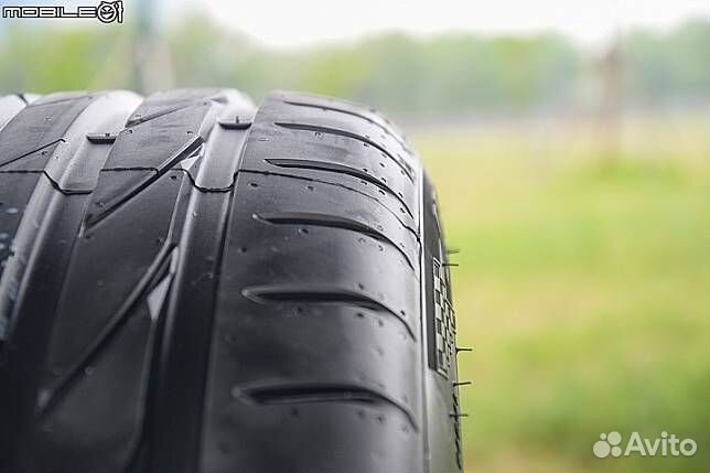 Maxxis Victra Sport SUV VS5 245/40 R20 и 275/35 R20