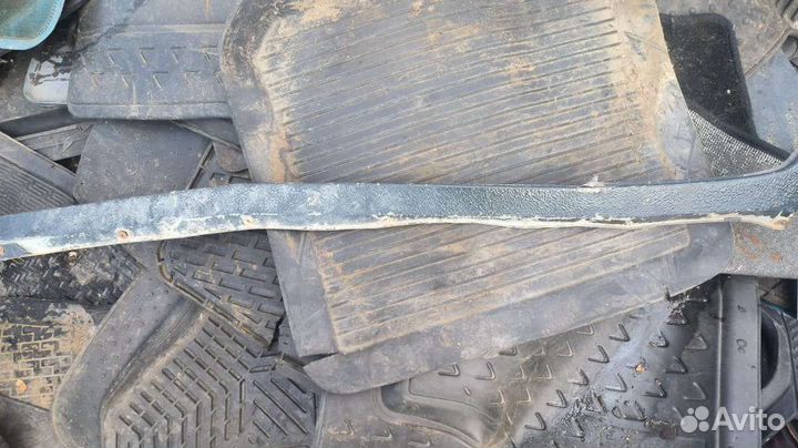 Нижняя губа Audi 100C3