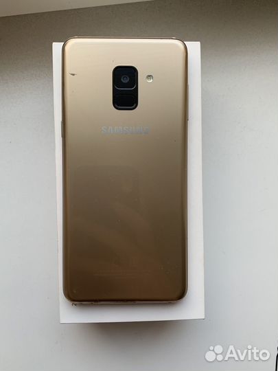 Телефон Samsung galaxy a8