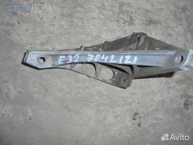 Лапа двигателя левая BMW E32 м70