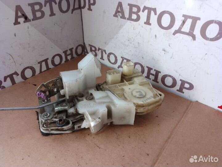 Замок двери передний правый Honda Jazz 1.3