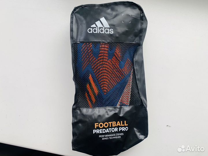 Вратарские перчатки