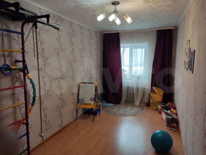 3-к. квартира, 60 м², 1/3 эт.