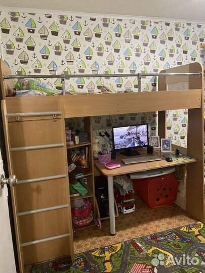 Двухъярусная кровать