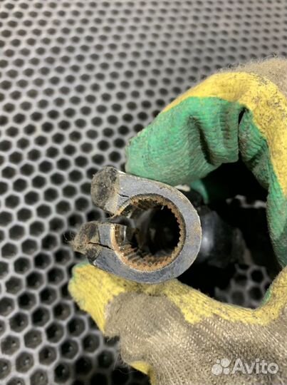 Рулевой карданчик Тойота Королла E100 Corolla E100