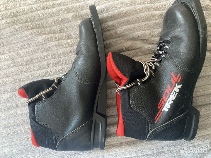 Лыжные ботинки
