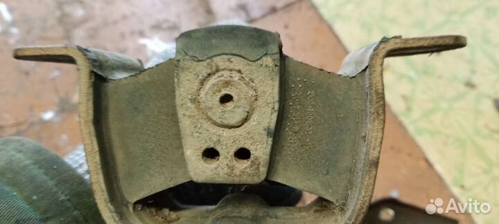 Рычаги передней подвески Митсубиси Лансер 9