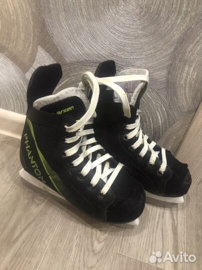 Коньки хоккейные