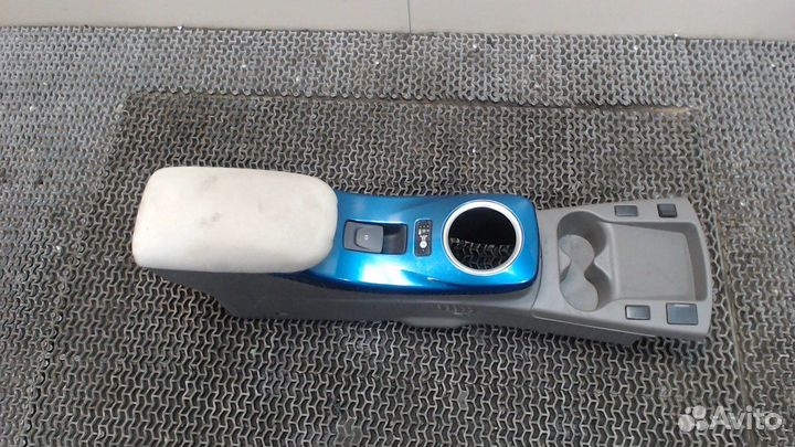 Кнопка стояночного тормоза Nissan Leaf, 2011