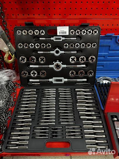 Набор плашек и метчиков 110