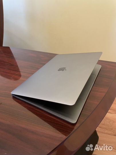 Macbook pro 15 2016 i7 16gb