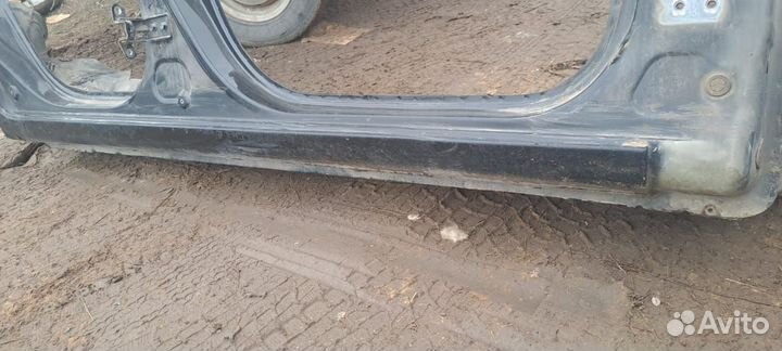 Порог правый Kia Rio 2 Киа Рио хэтчбек