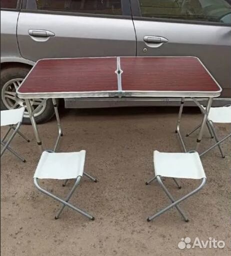 Стол раскладной + 4 стула. Для отдыха