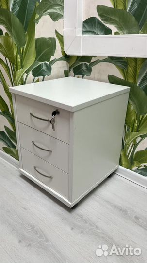 Тумба выкатная с ящиком на замке бу