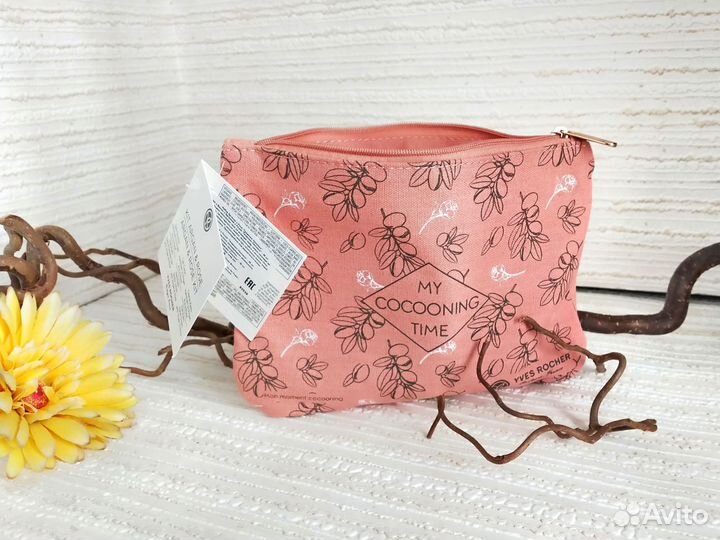 Новый набор ухода за телом Ив Роше в косметичке