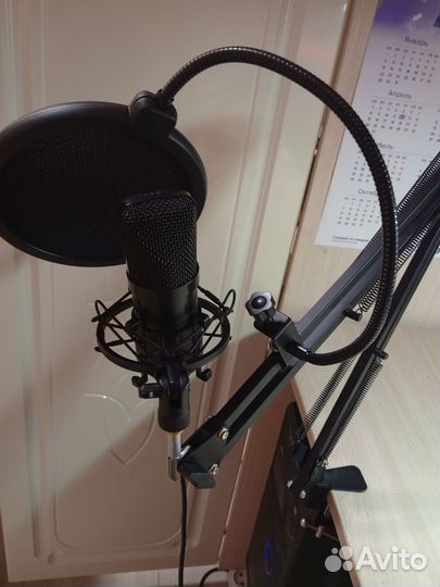 Студийный микрофон