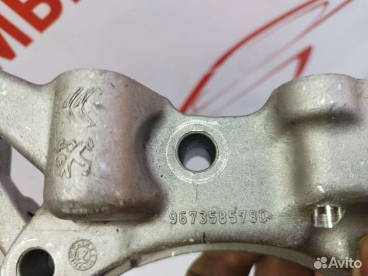 Кронштейн двигателя RH Citroen C4 Peugeot Expert 3