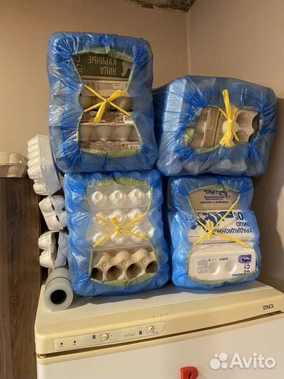 Коробки из под яиц, много