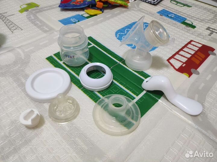 Набор: молокоотсос, накладки, пакеты для молока