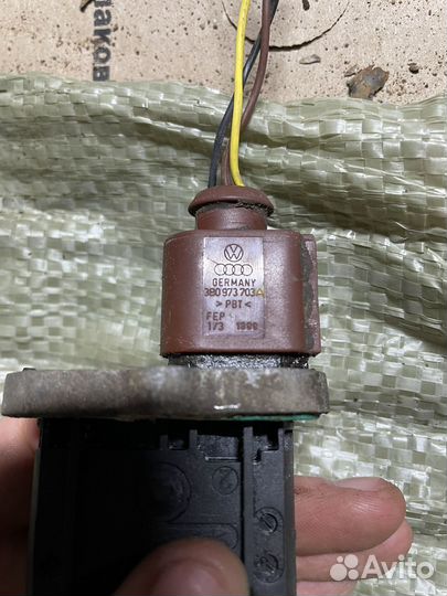 Датчик угла поворота рулевого колеса Skoda Fabia