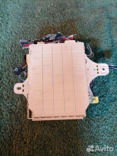 Блок предохранителей 82730-30090 Toyota Crown JZS1