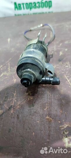 Моторчик омывателя фар Mitsubishi Pajero 4