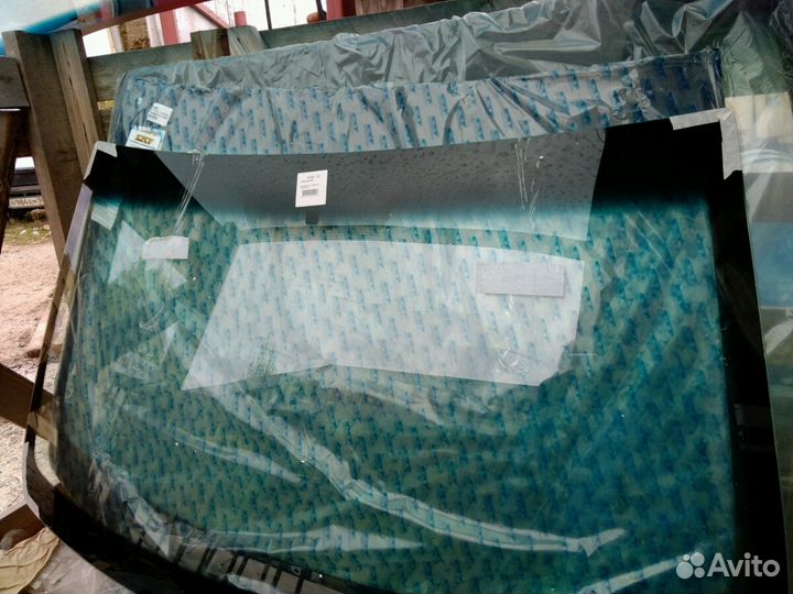 Лобовое стекло на Renault logan 2