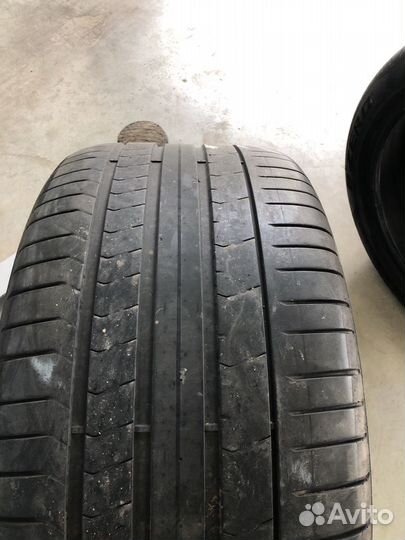 Pirelli P Zero 275/40 R21 и 315/35 R21