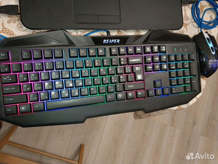 Игровая клавиатура и мышь