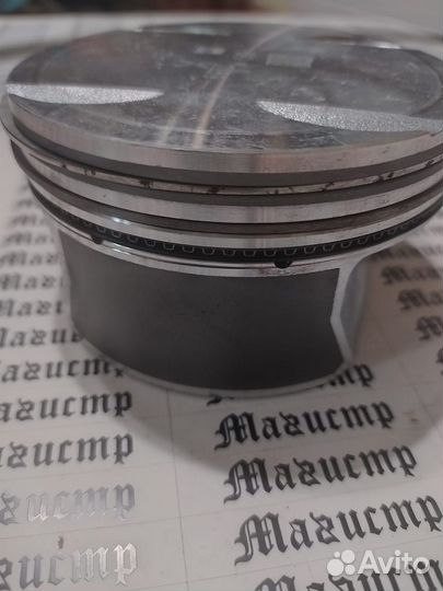 Поршень М272 3.5 mahle комплект новый
