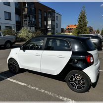 Smart Forfour 1.0 AMT, 2016, 150 000 км, с пробегом, цена 790 000 руб.