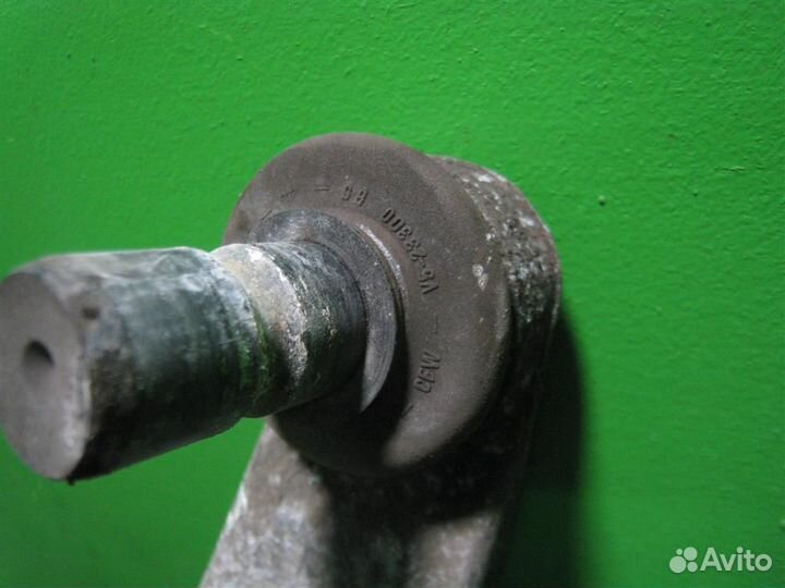 Рычаг передний левый нижний Opel Astra J 2010