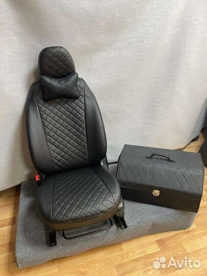 Чехлы Шкода Рапид чёрная экокожа ромб