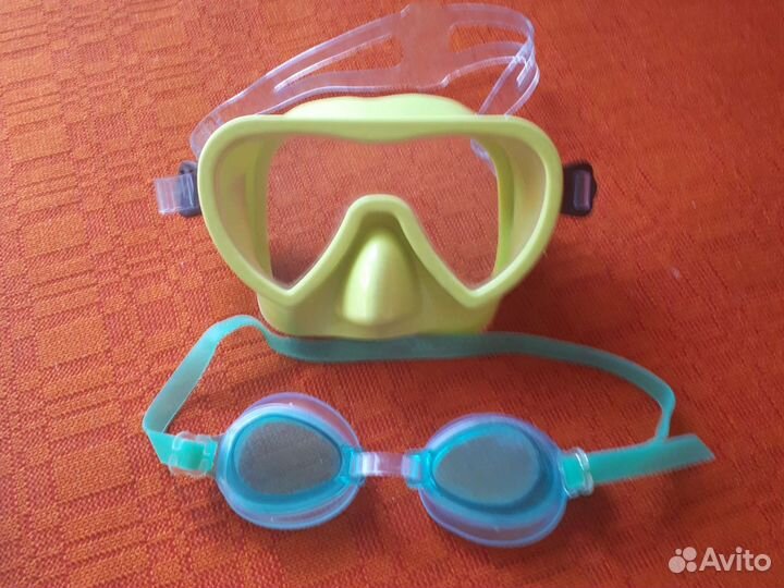 Очки и нарукавники для плавания