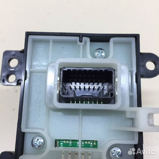 Блок кнопок Toyota Camry XV70 2017