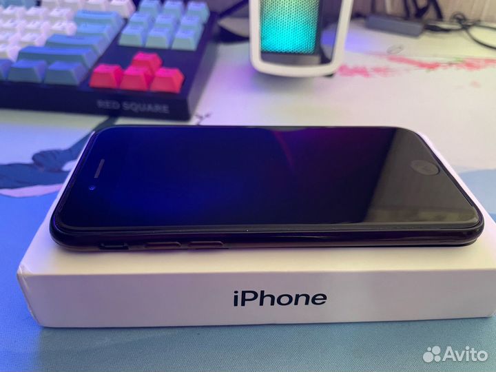 iPhone SE (2022), 64 ГБ