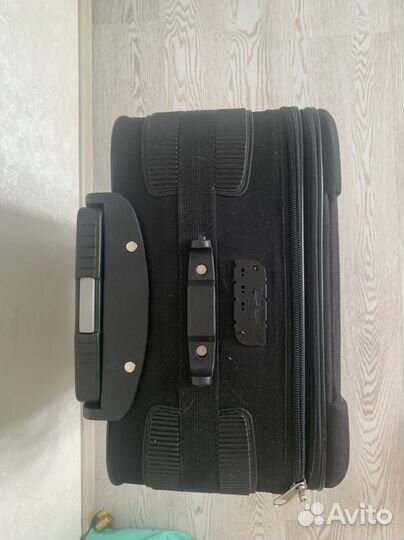Чемодан на колесах