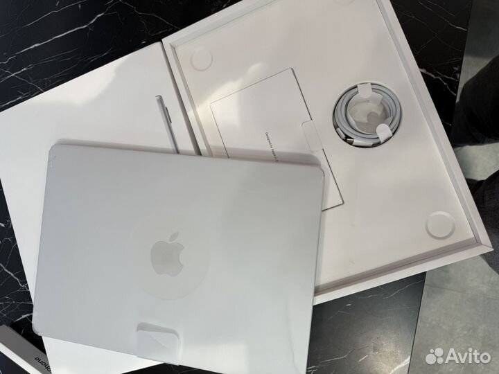 Macbook air 13 m2 512