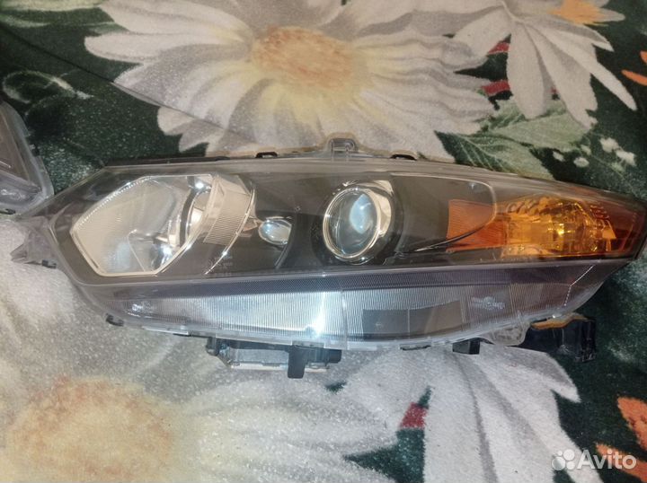 Ксеноновые фары в сборе на Honda Accord 8