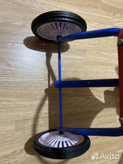 Трехколесный велосипед