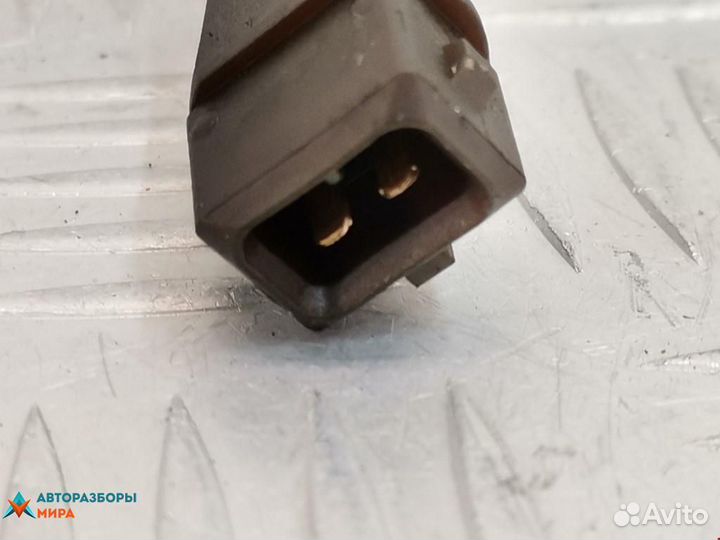 Форсунка Volkswagen Golf 3 2000 038130201F