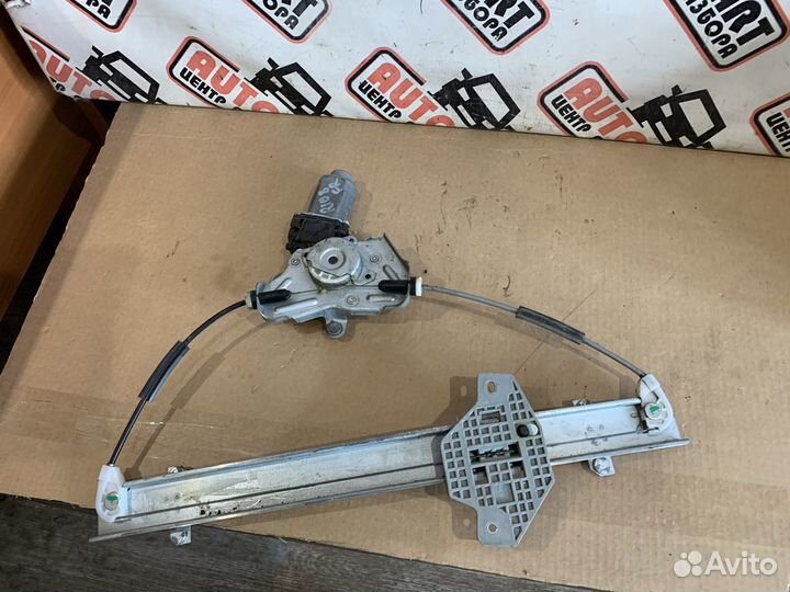 Стеклоподъемник перед зад Hyundai Solaris 2011